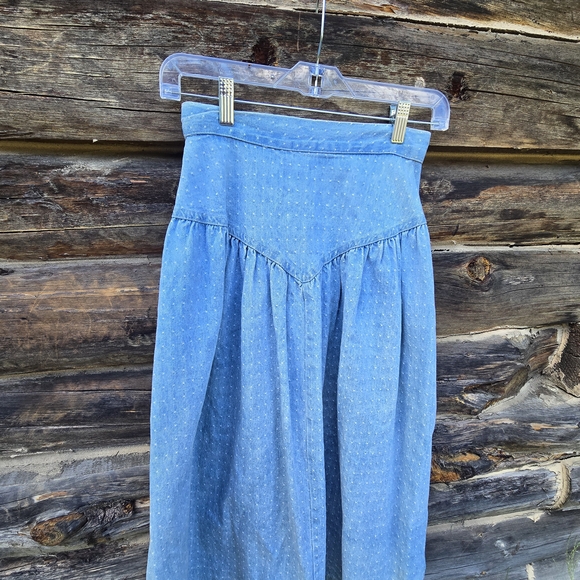 Polka-Dot Denim Midi Skirt – Vintage 90's Juniors, Fun & Flirty! Size 7 Juniors - Picture 4 of 7